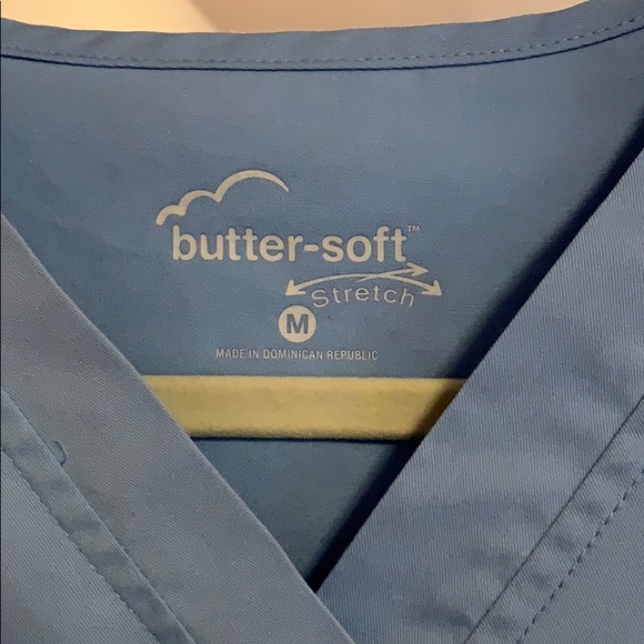 Butter soft stretch sky blue scrubs set - Picture 3 of 9